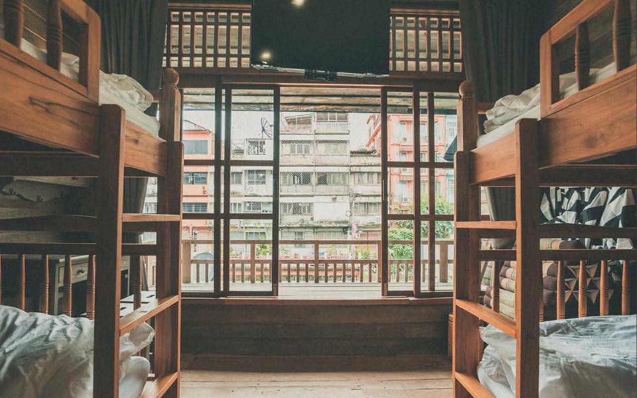Canale Hostel Bangkok Exterior photo